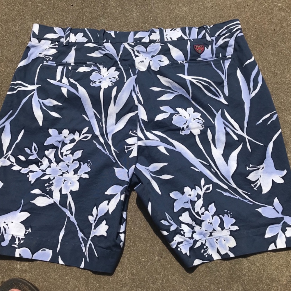 Men’s Polo Golf Ralph Lauren Shorts - Navy/Lt Blue/White - Floral Hawaiian Print - Picture 2 of 4